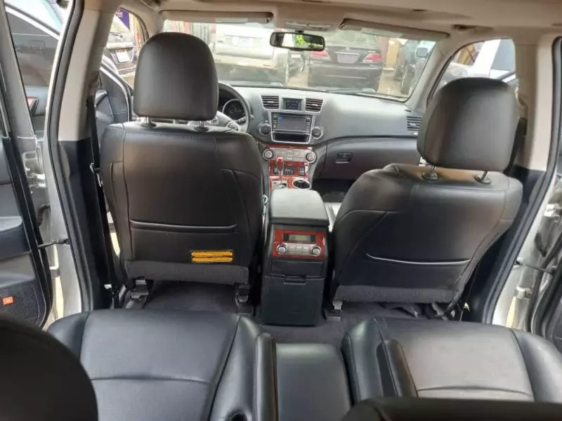 Toyota Highlander   - 2013