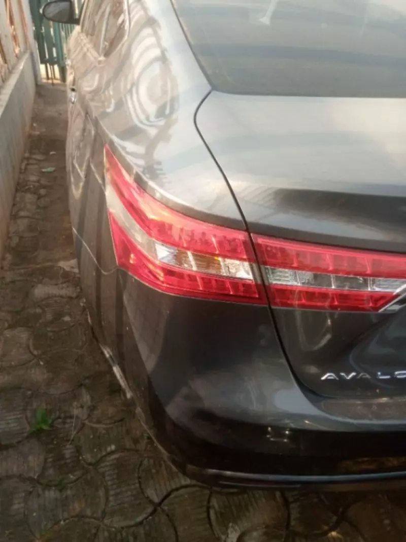 Toyota Avalon   - 2014