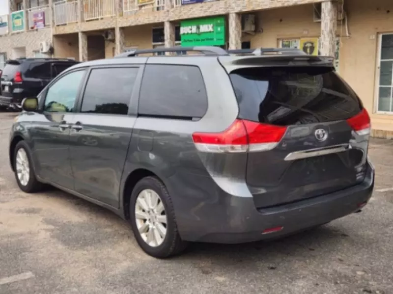 Toyota Sienna