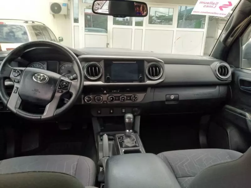 Toyota Tacoma   - 2016