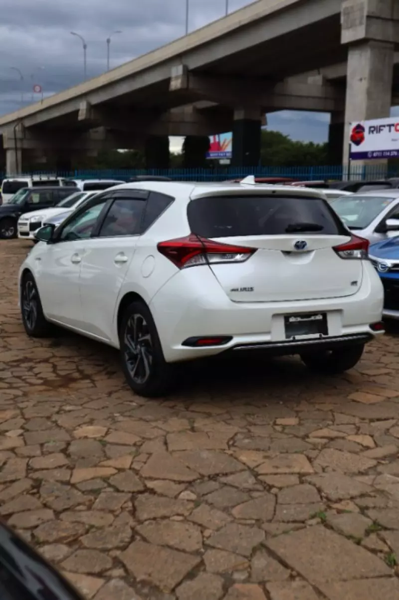 Toyota Auris Hybrid   - 2018
