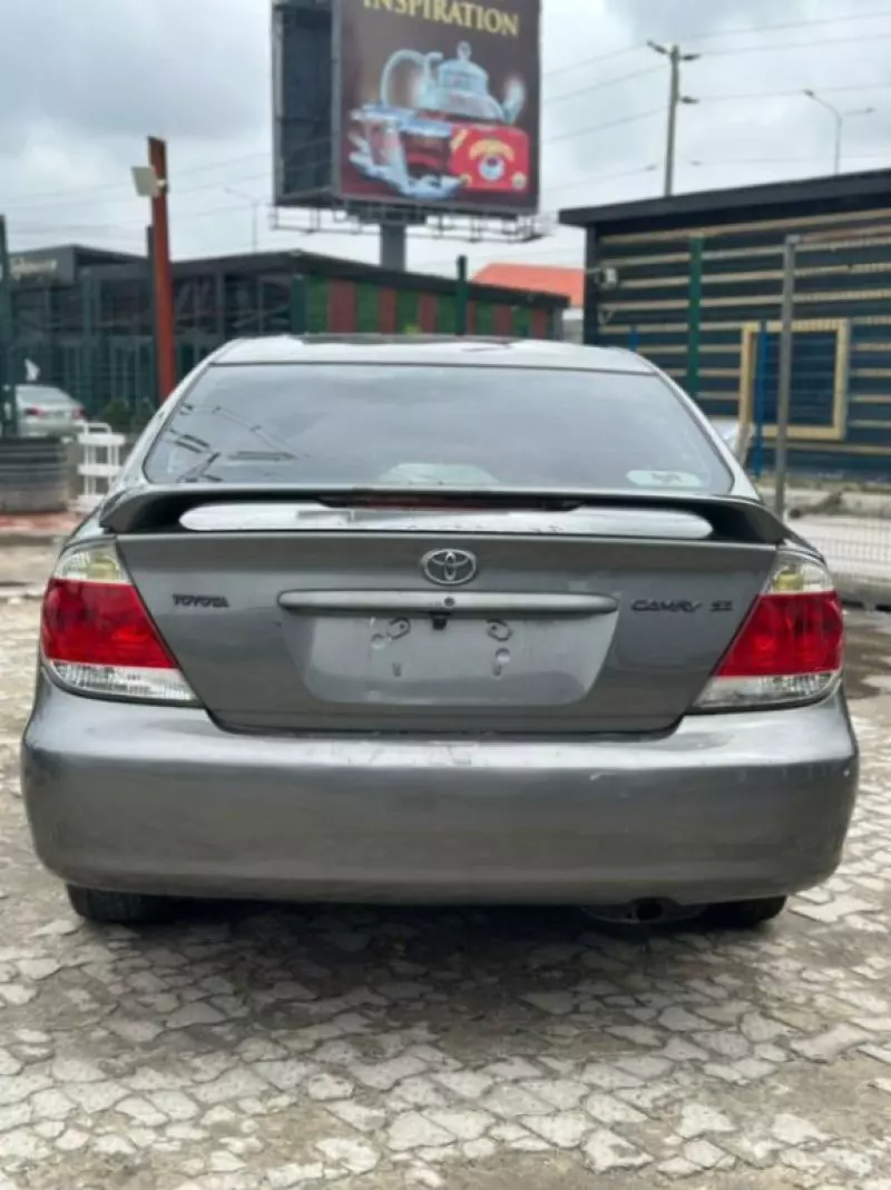 Toyota Camry   - 2006