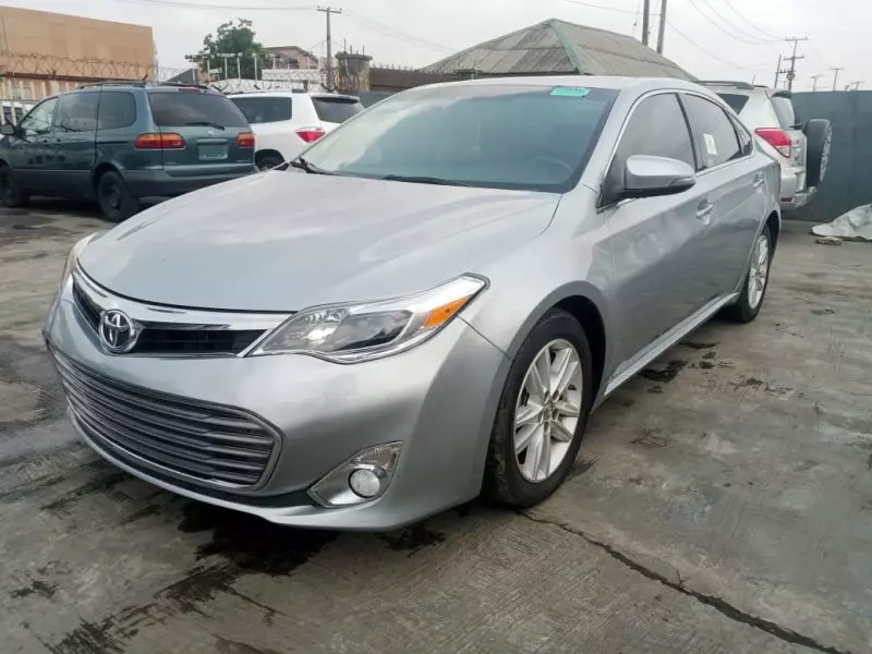 Toyota Avalon   - 2015