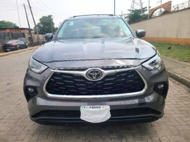 Toyota Highlander   - 2022