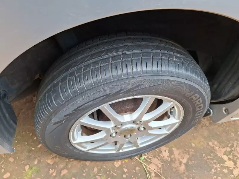 Toyota Noah   - 2014