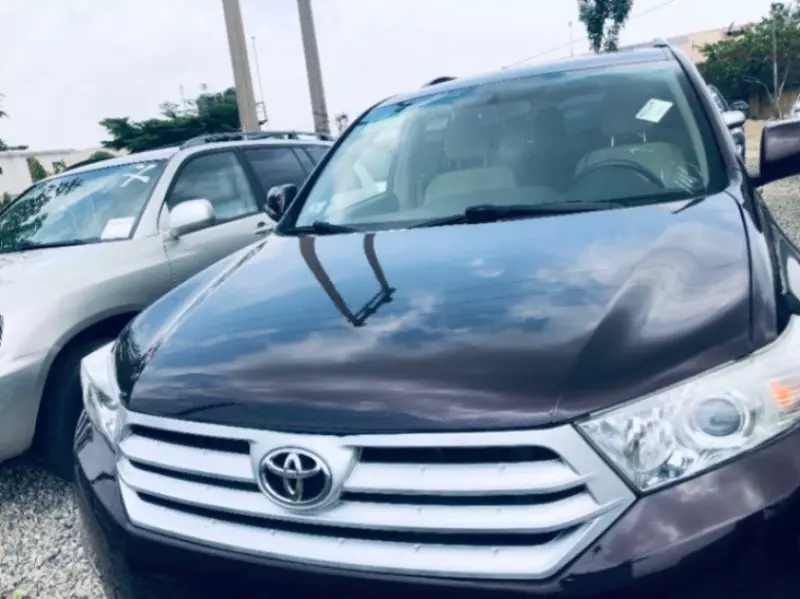 Toyota Highlander   - 2011