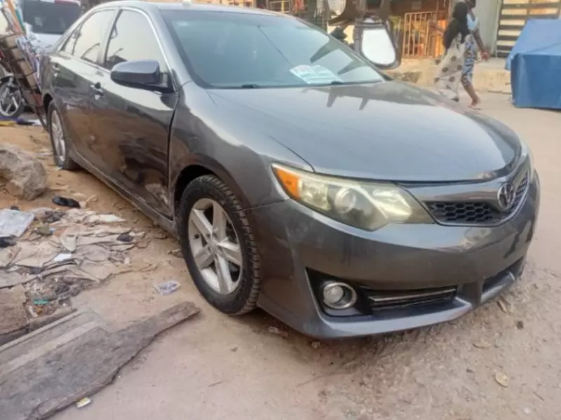 Toyota Camry   - 2012