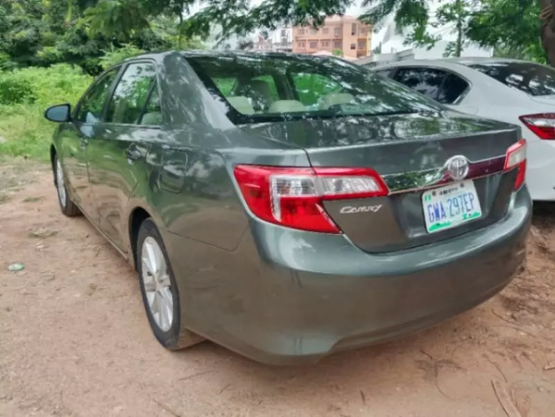 Toyota Camry   - 2012