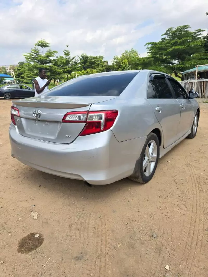 Toyota Camry   - 2013