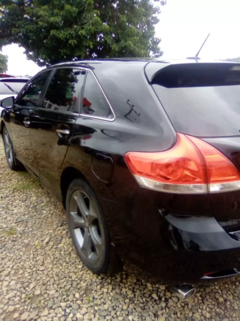 Toyota Venza   - 2011