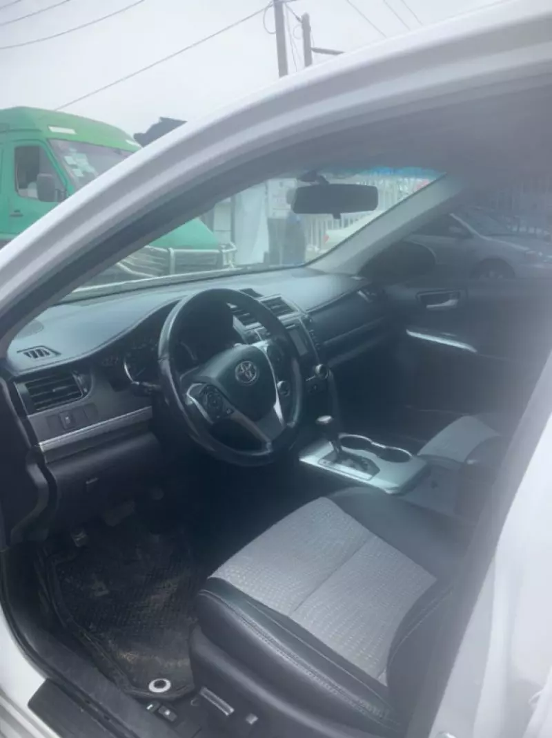 Toyota Camry   - 2012