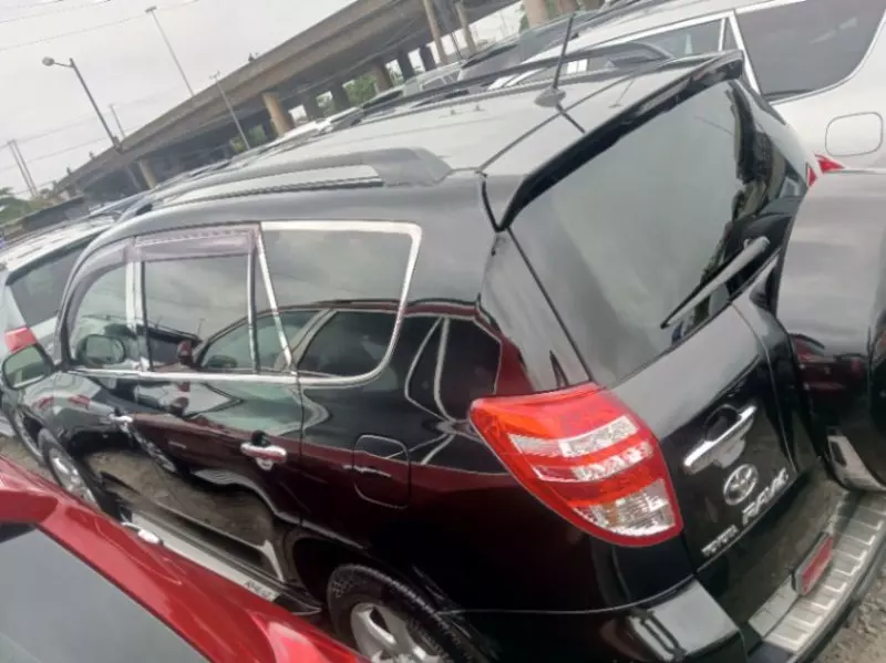 Toyota RAV4   - 2010
