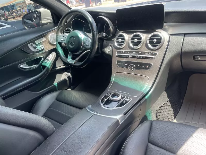 Mercedes-Benz C 300   - 2019