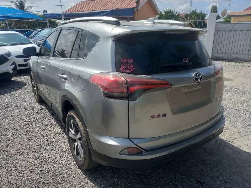 Toyota RAV 4   - 2018