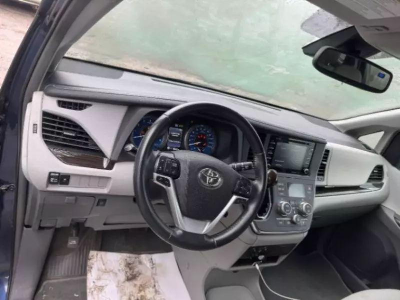 Toyota Sienna   - 2019