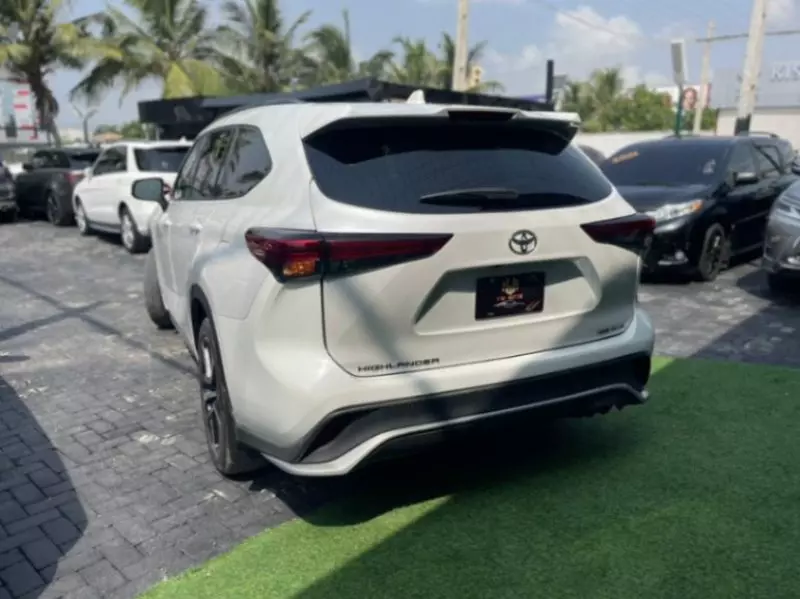 Toyota Highlander   - 2022
