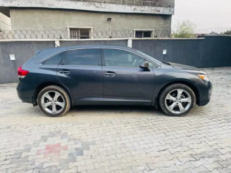 Toyota Venza   - 2015