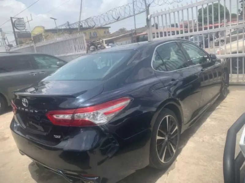 Toyota Camry   - 2018