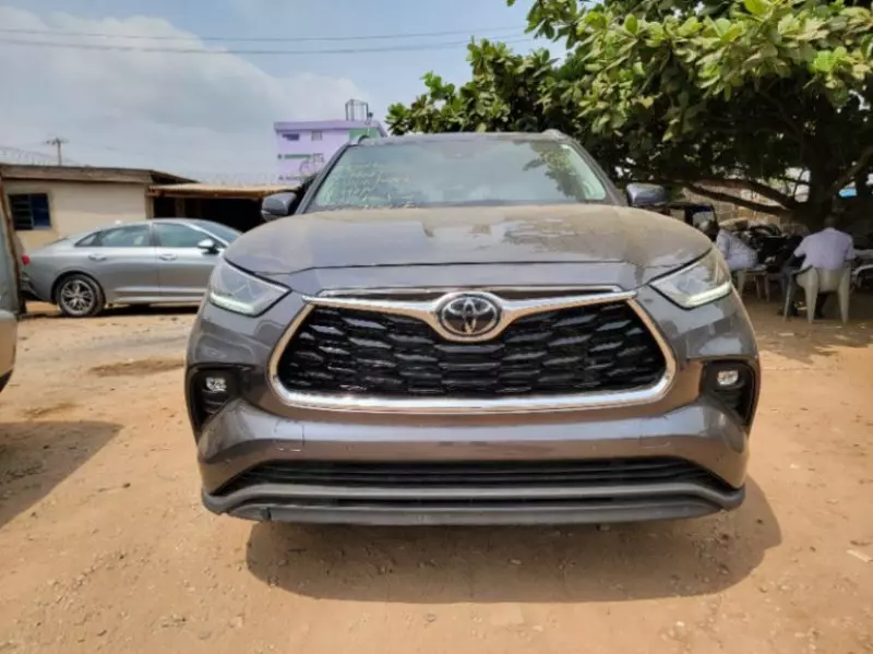Toyota Highlander   - 2022