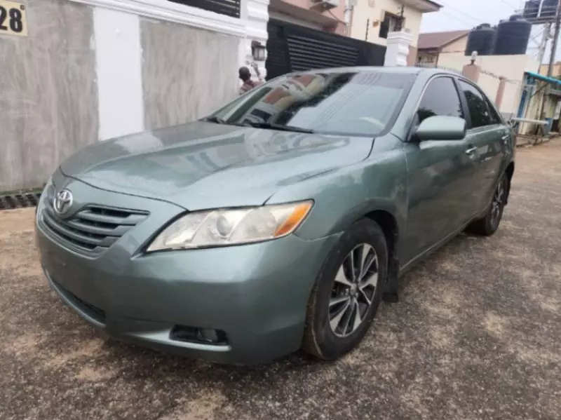 Toyota Camry   - 2008
