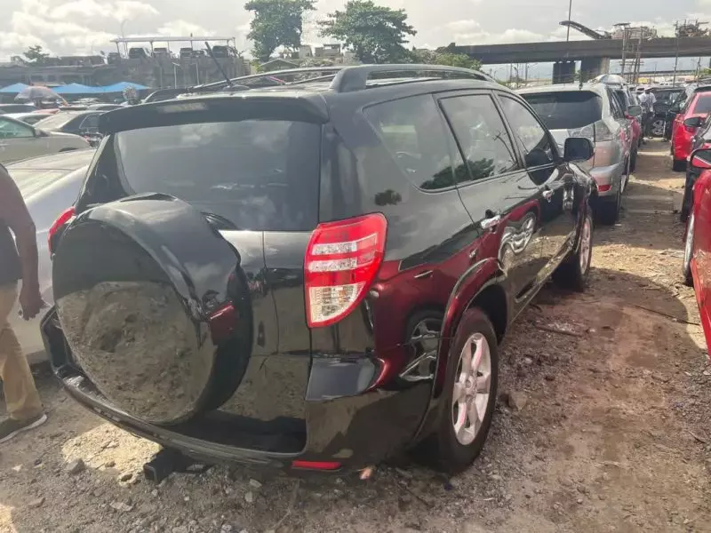 Toyota RAV 4   - 2010