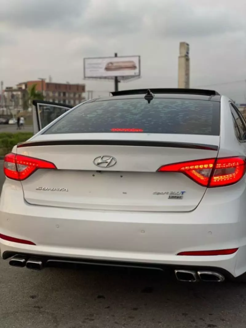Hyundai Sonata   - 2015