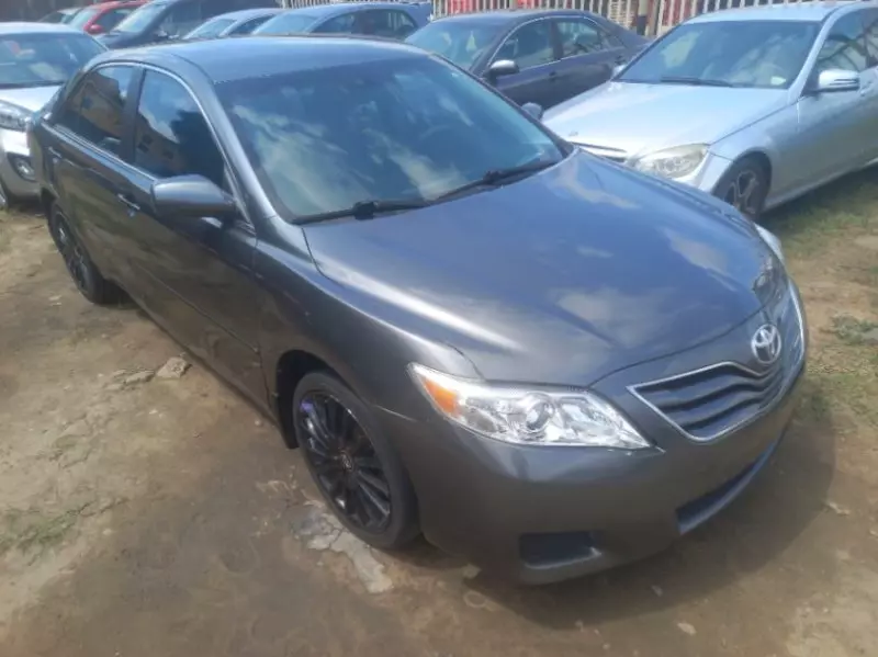 Toyota Camry   -