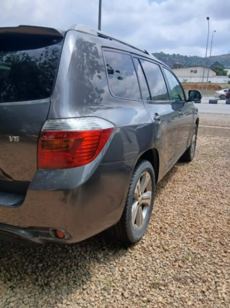 Toyota Grand Highlander   - 2009