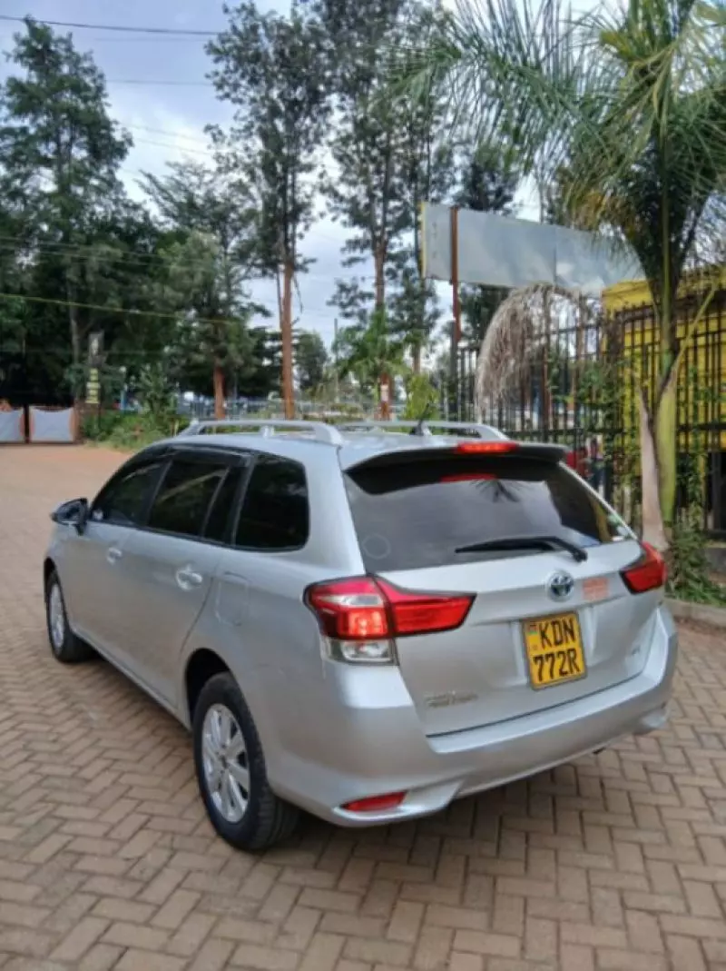 Toyota Fielder hybrid    - 2016