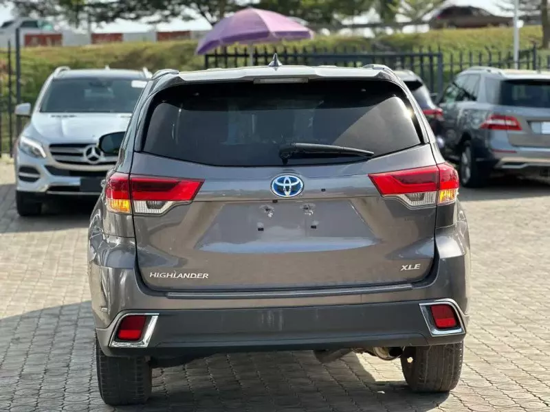 Toyota Highlander   - 2019