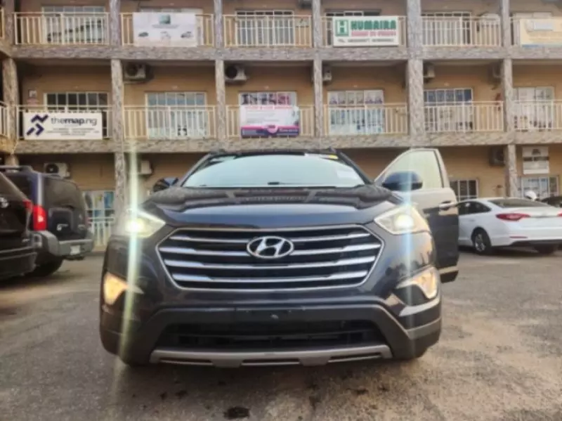 Hyundai Santa Fe   - 2013