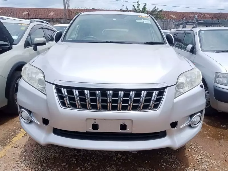 Toyota Vanguard    - 2012