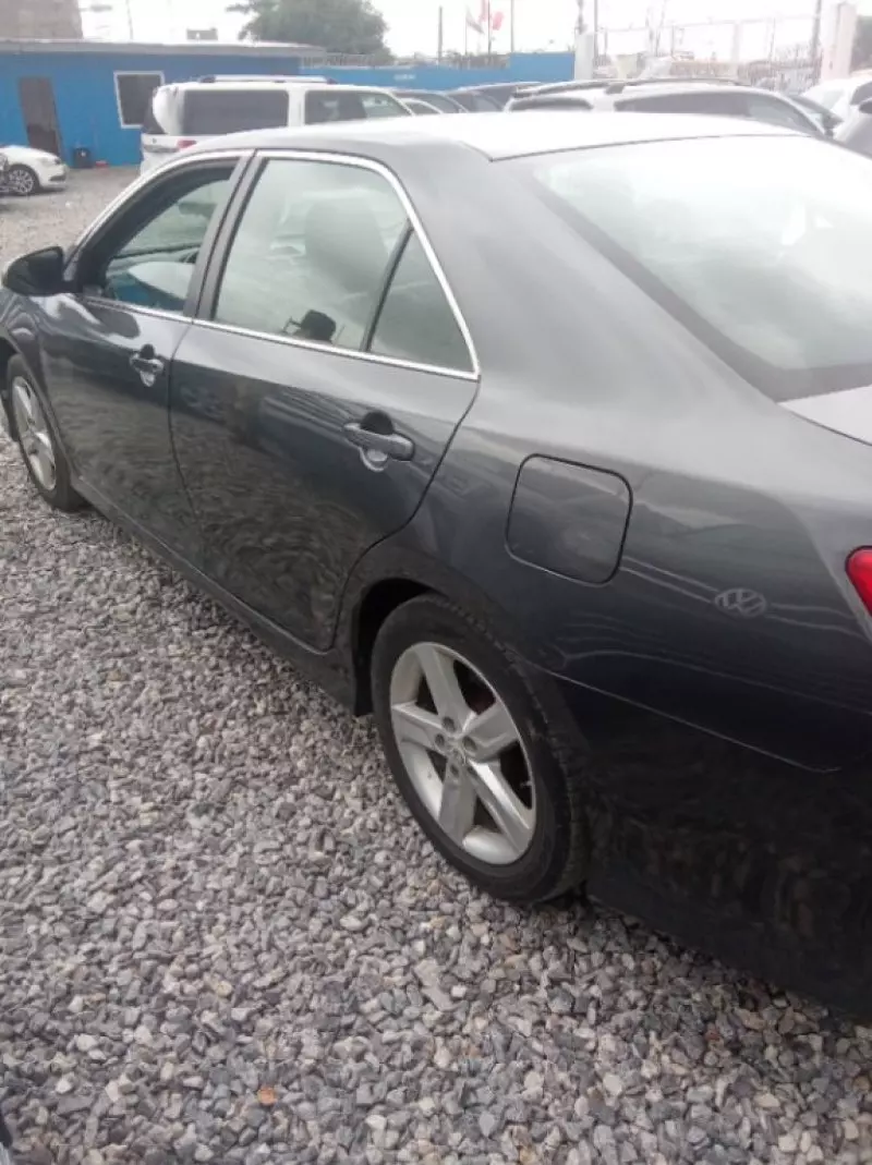 Toyota Camry   - 2012