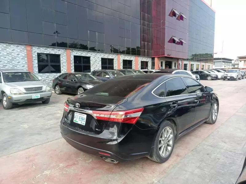 Toyota Avalon   - 2015