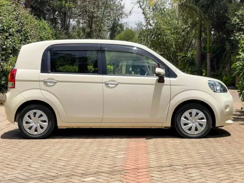 Toyota Porte   - 2016