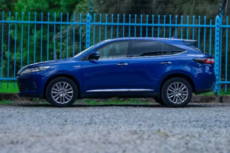 Toyota Harrier hybrid    - 2018