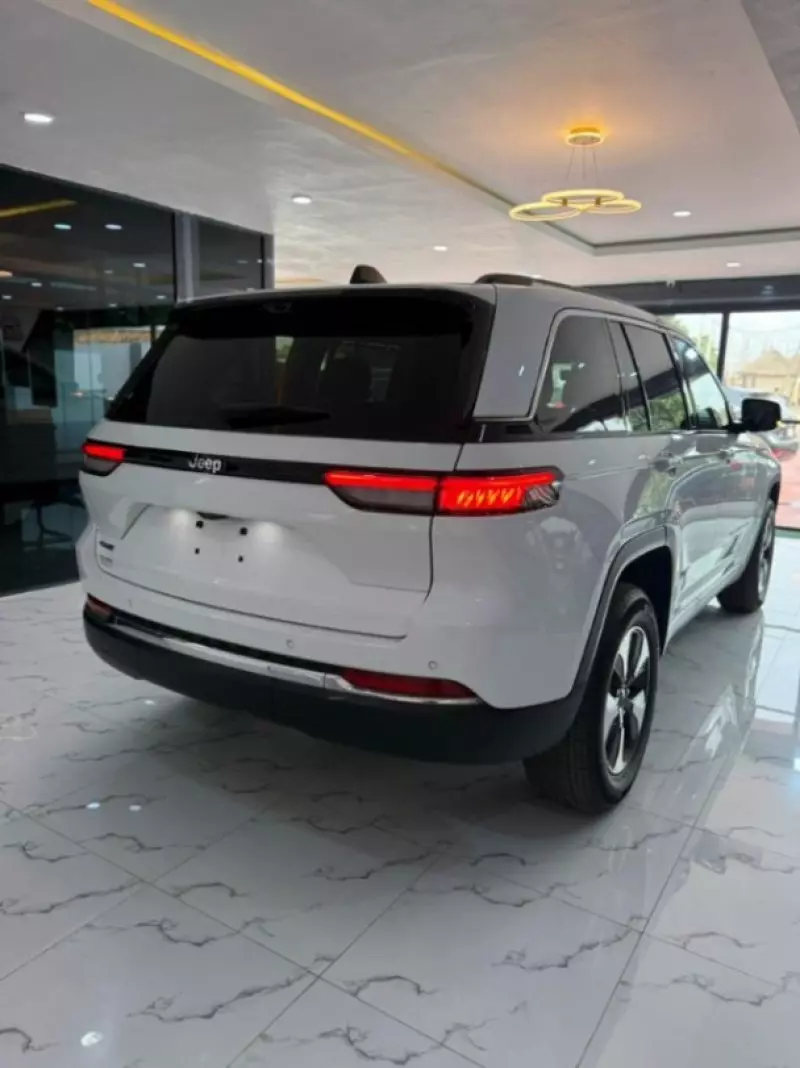 JEEP Grand Cherokee   - 2024