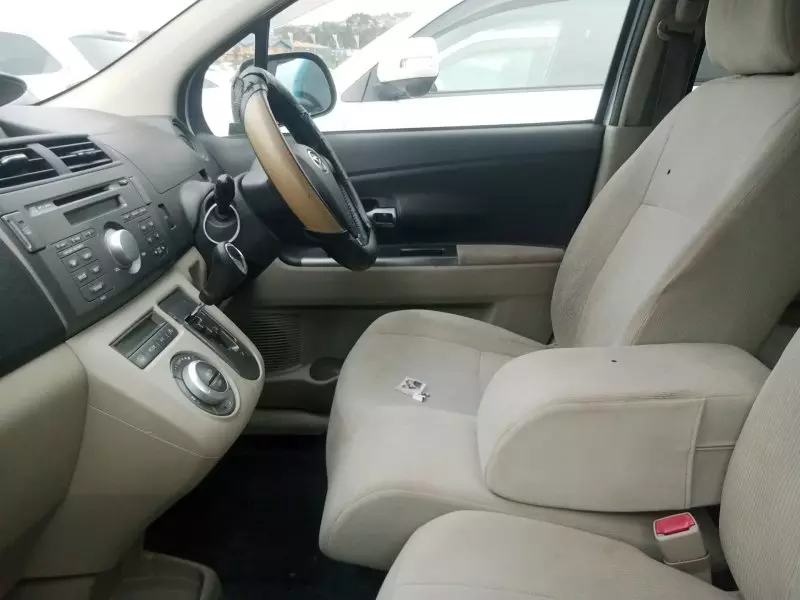 Toyota Passo Sette   - 2010