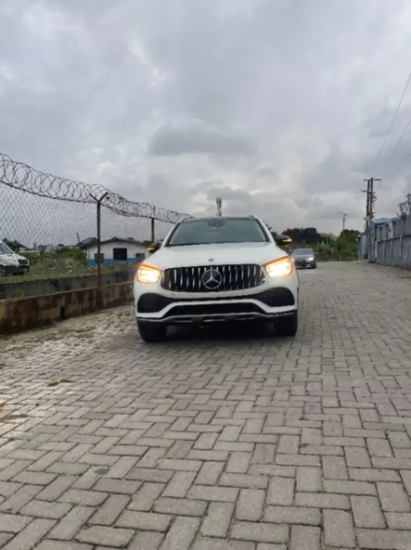 Mercedes-Benz GLC 300   - 2020