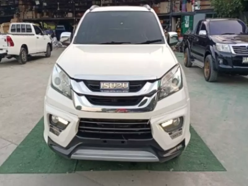 Isuzu MUX   - 2015