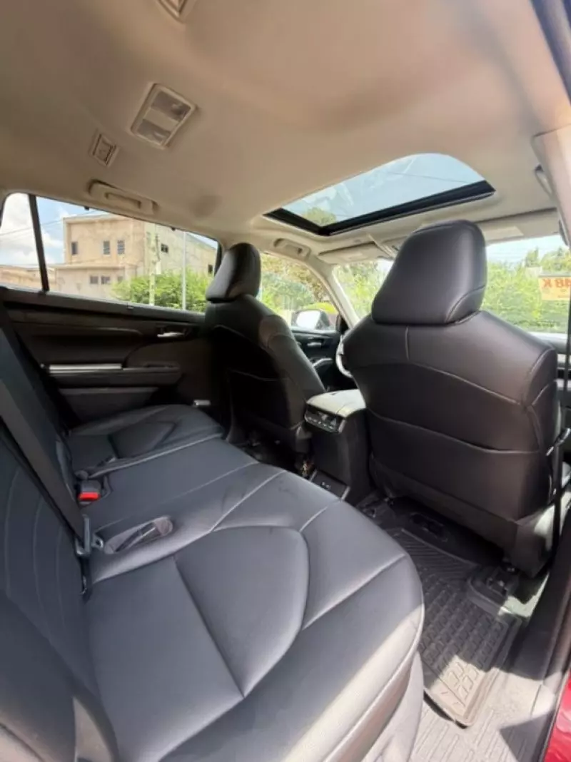 Toyota Highlander   - 2021