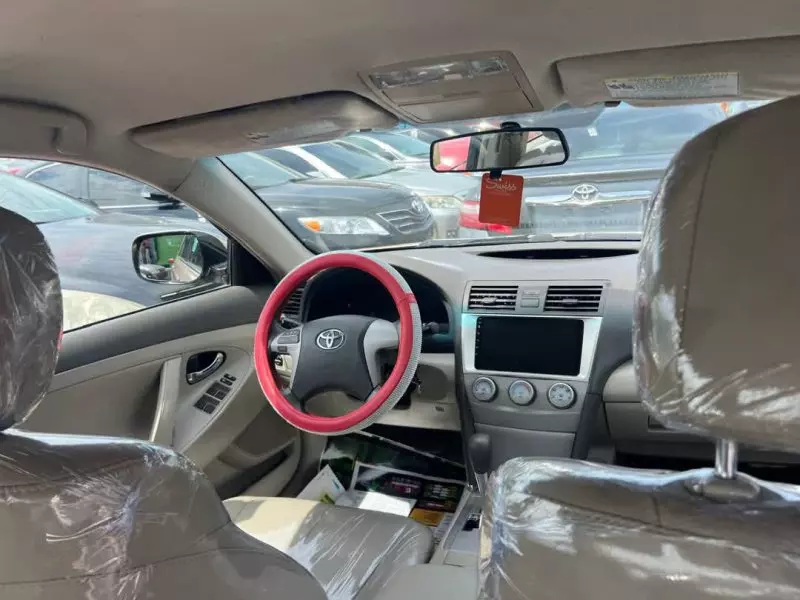 Toyota Camry   - 2009