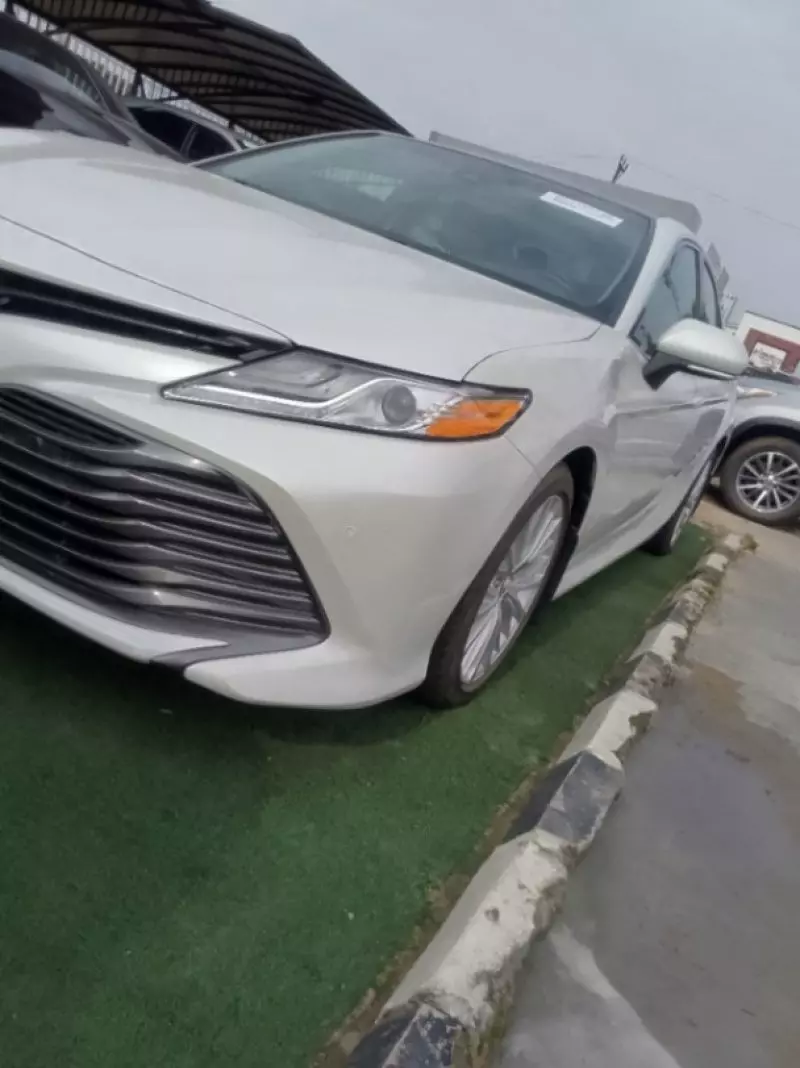 Toyota Camry   - 2019