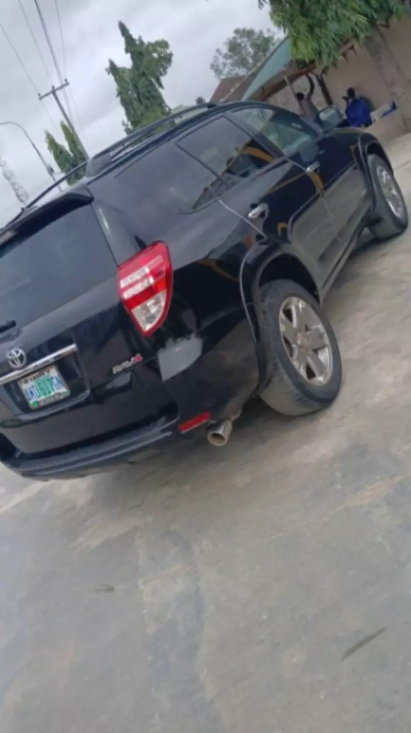Toyota RAV4   - 2012