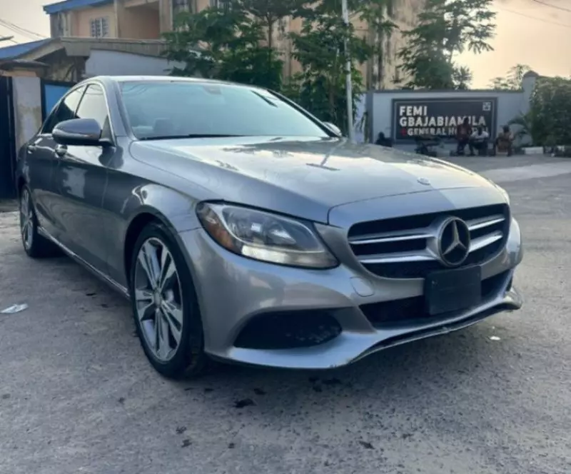 Mercedes-Benz C 300