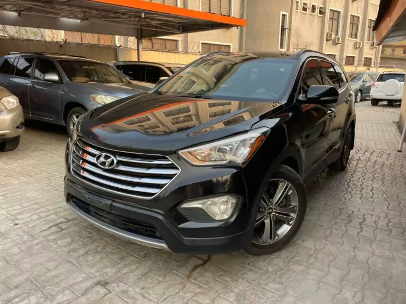 Hyundai Santa Fe   - 2015