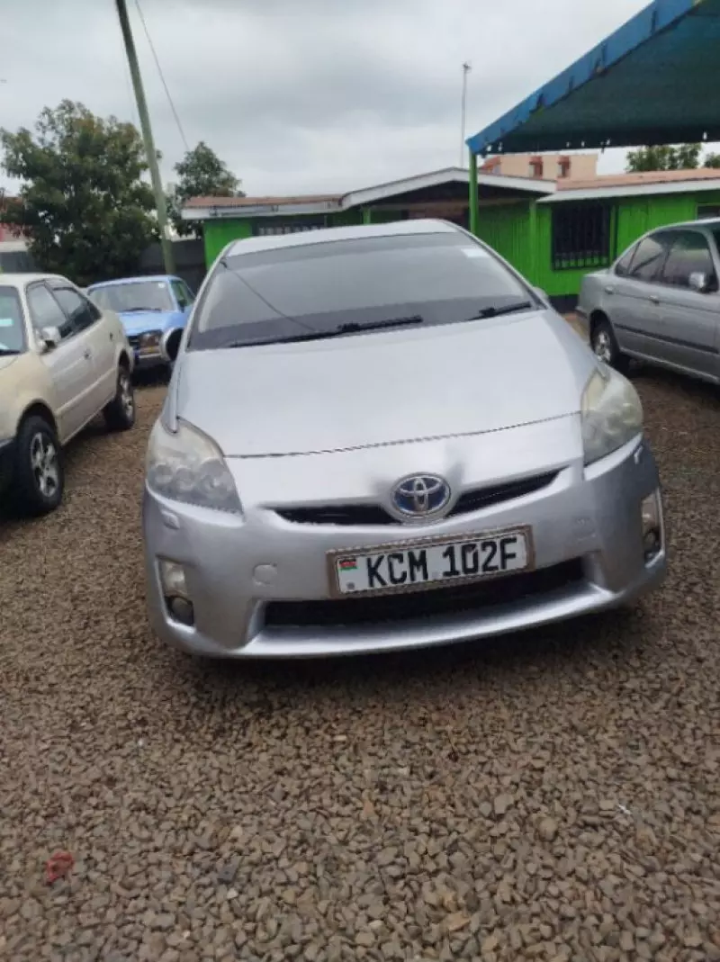 Toyota Prius   - 2012
