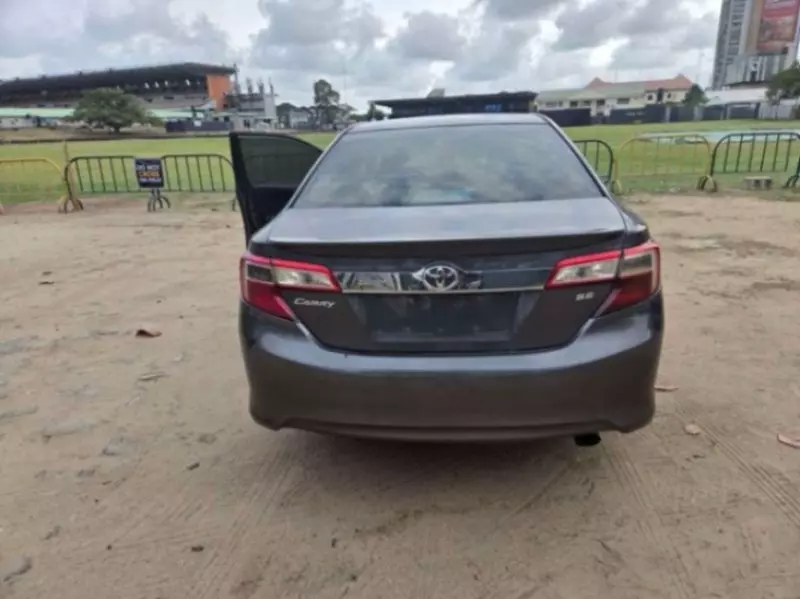 Toyota Camry   - 2013