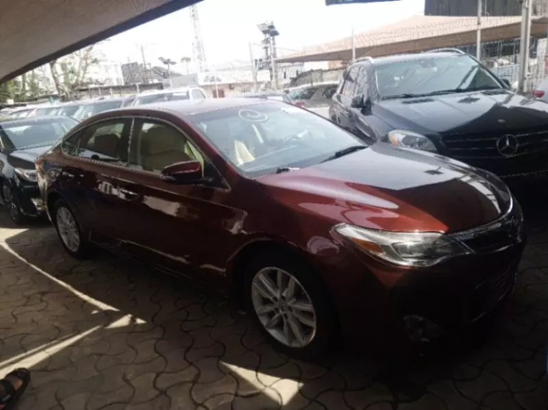 Toyota Avalon   - 2014
