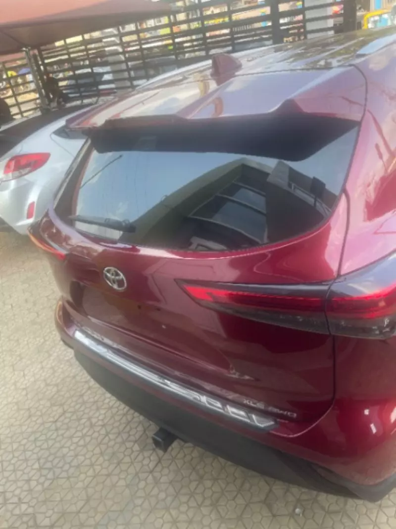 Toyota Highlander   - 2020